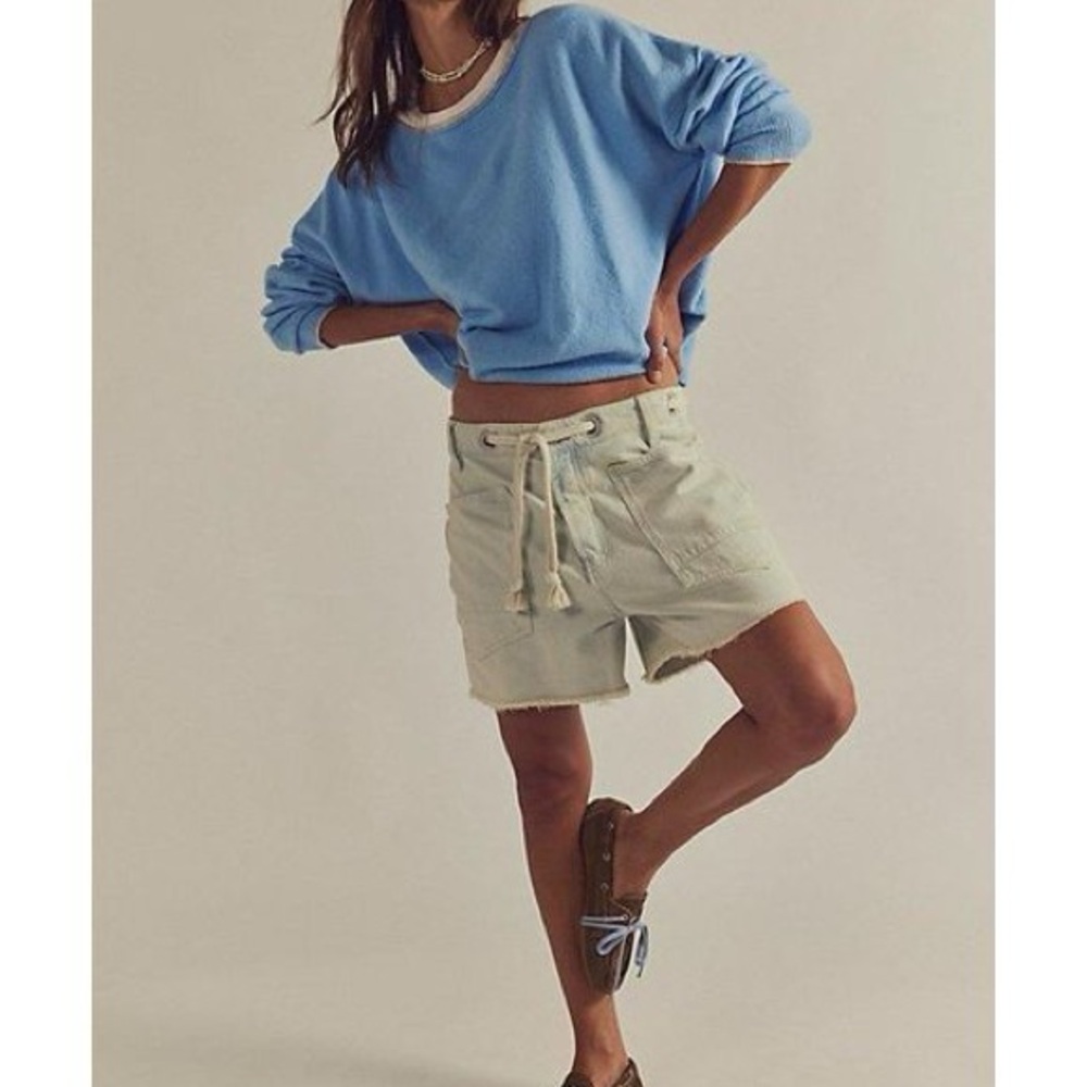 Free People We The Free Moxie Short In Bleached Light Wash Blue‎ Size 29 Barrel